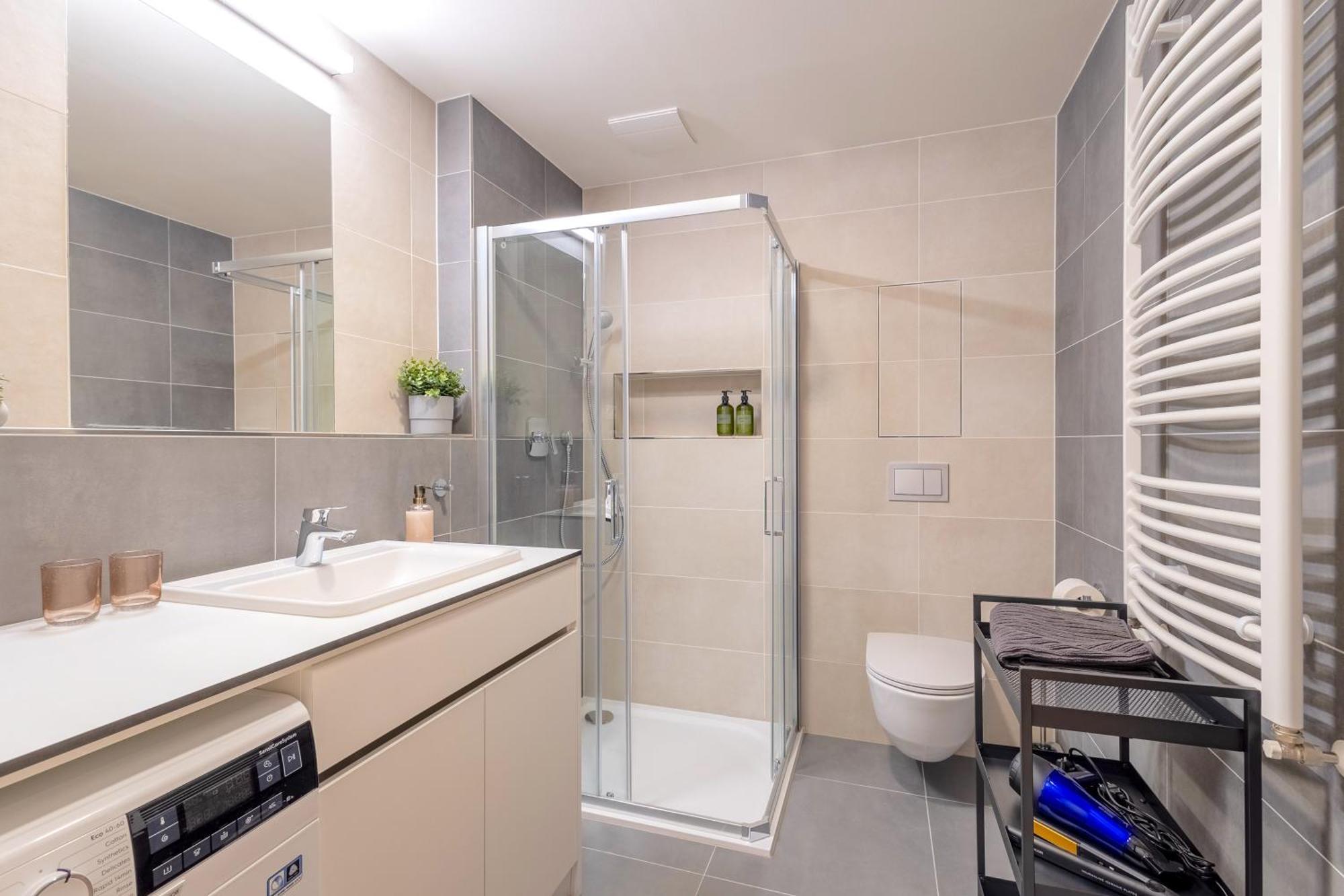 Apartament Bright 2Br - 7Th Floor, Balcony, Free Parking By Gravity Praga Zewnętrze zdjęcie