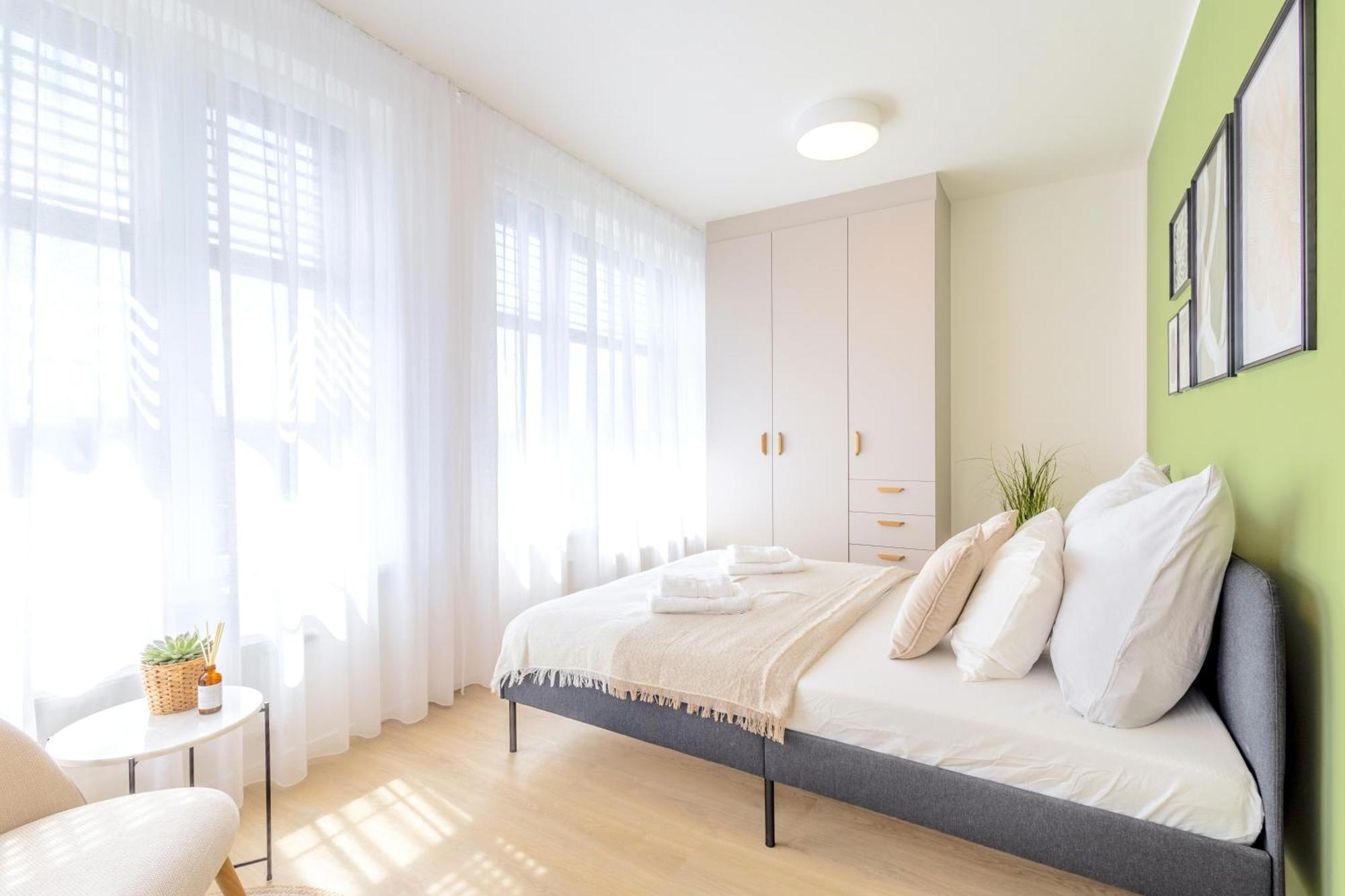 Apartament Bright 2Br - 7Th Floor, Balcony, Free Parking By Gravity Praga Zewnętrze zdjęcie